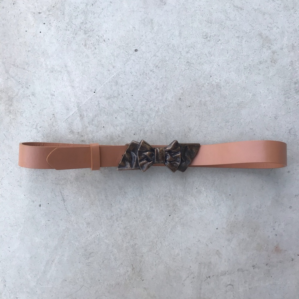 Betsey Johnson | Brassy Golden Bow Belt